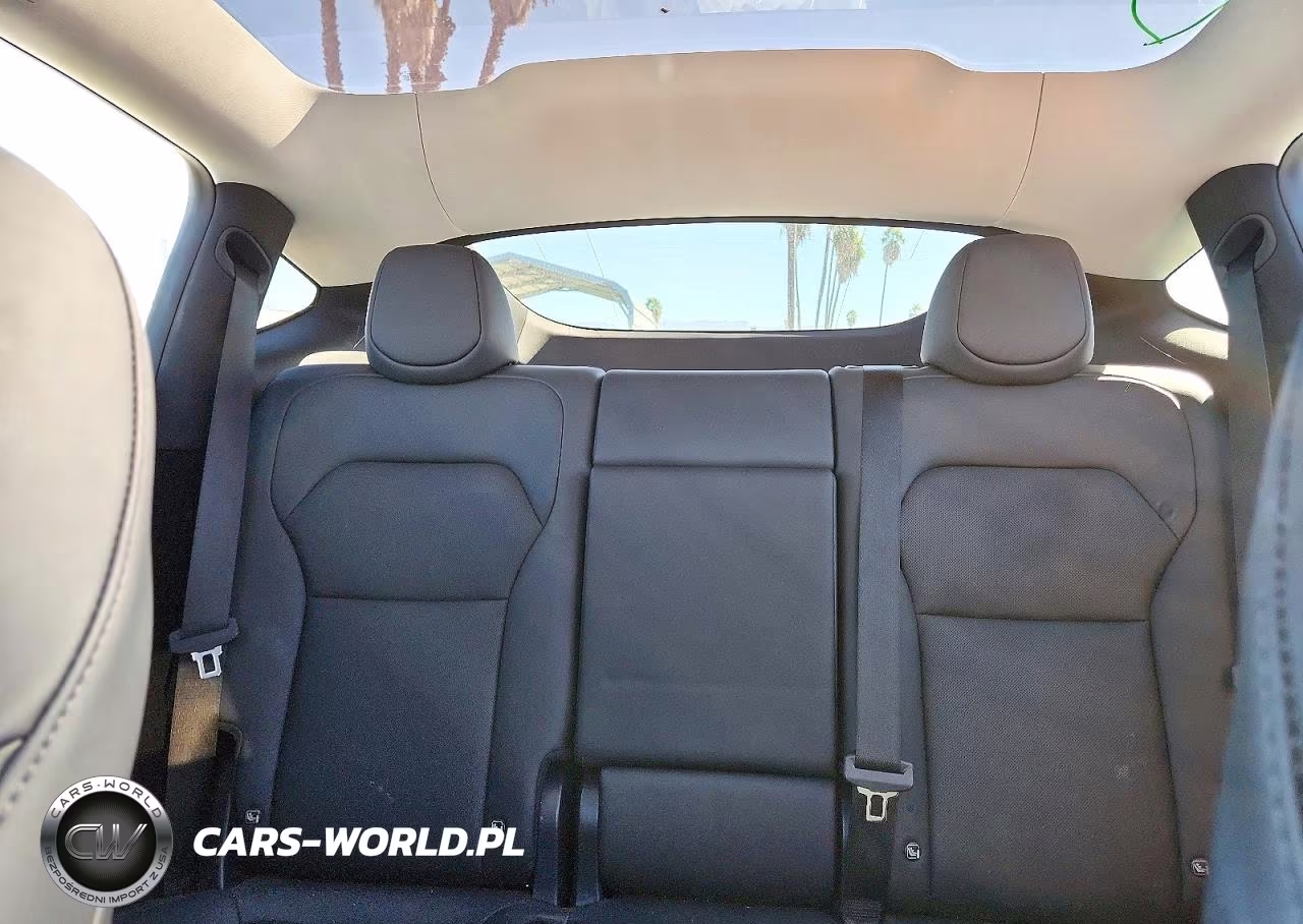 2026 Tesla Model Y VIN:7SAYGDEE5TF358262 - 10