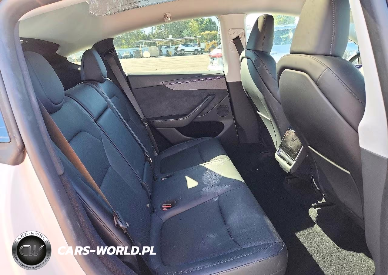 2026 Tesla Model Y VIN:7SAYGDEE5TF358262 - 11