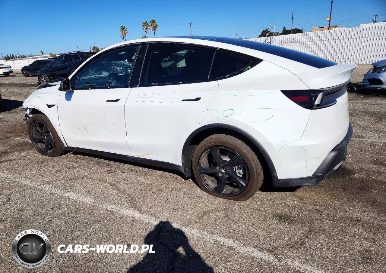 2026 Tesla Model Y VIN:7SAYGDEE5TF358262 - 2
