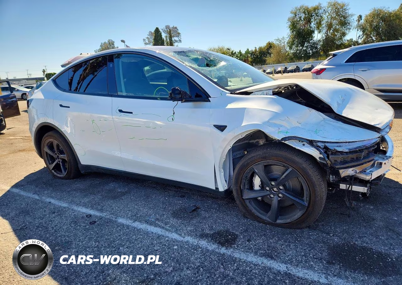 2026 Tesla Model Y VIN:7SAYGDEE5TF358262 - 4