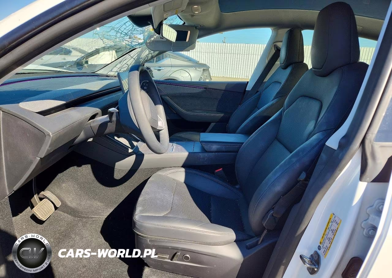 2026 Tesla Model Y VIN:7SAYGDEE5TF358262 - 7