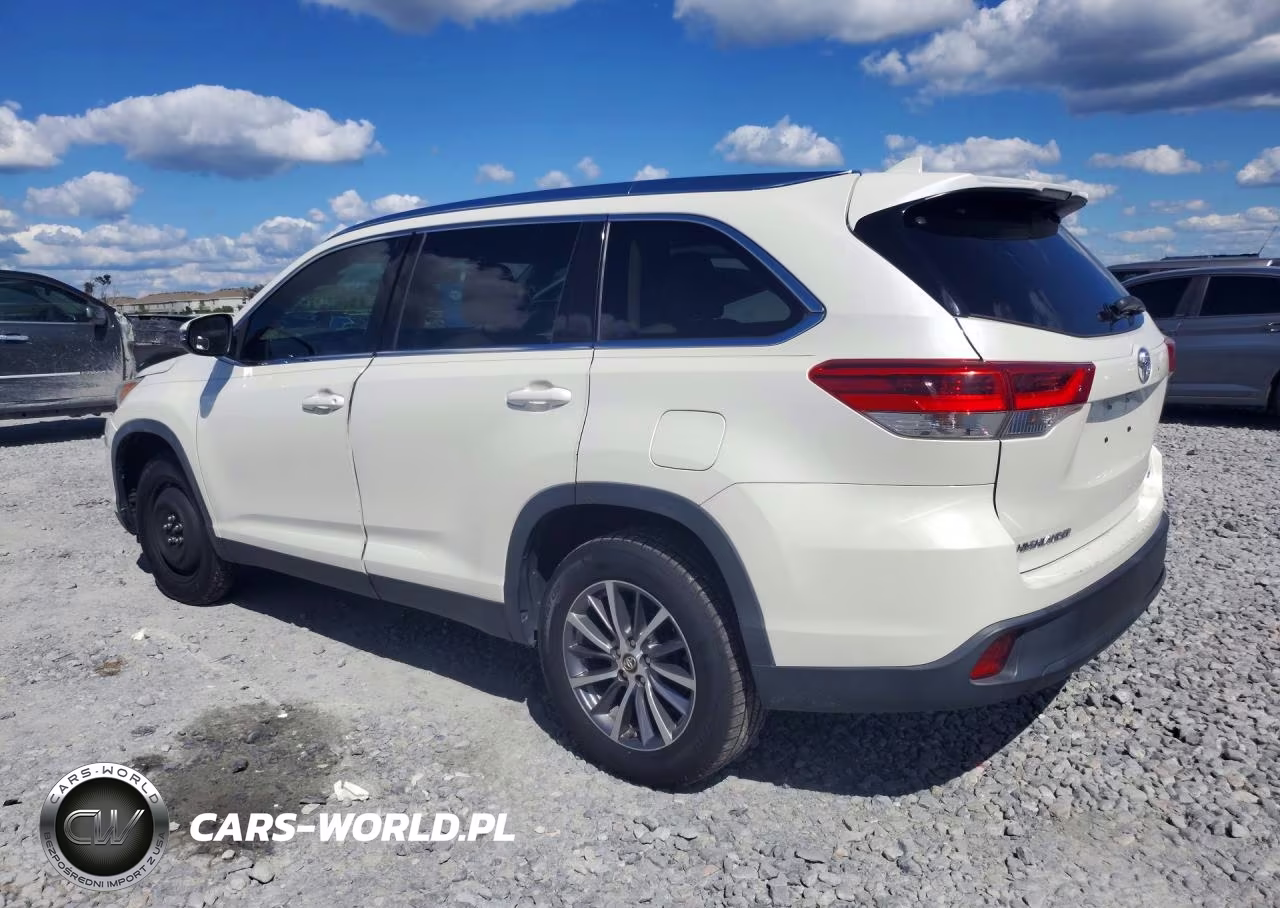 2019 Toyota Highlander Xle VIN:5TDKZRFH2KS572333 - 2
