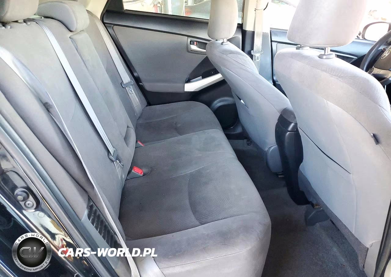 2015 Toyota Prius Two VIN:JTDKN3DU0F0467968 - 10