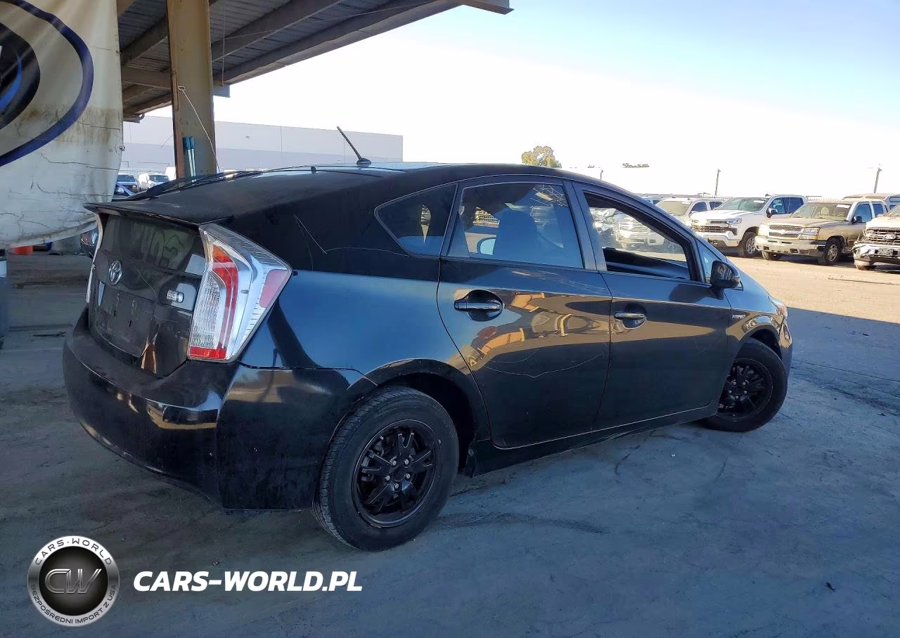 2015 Toyota Prius Two VIN:JTDKN3DU0F0467968 - 3