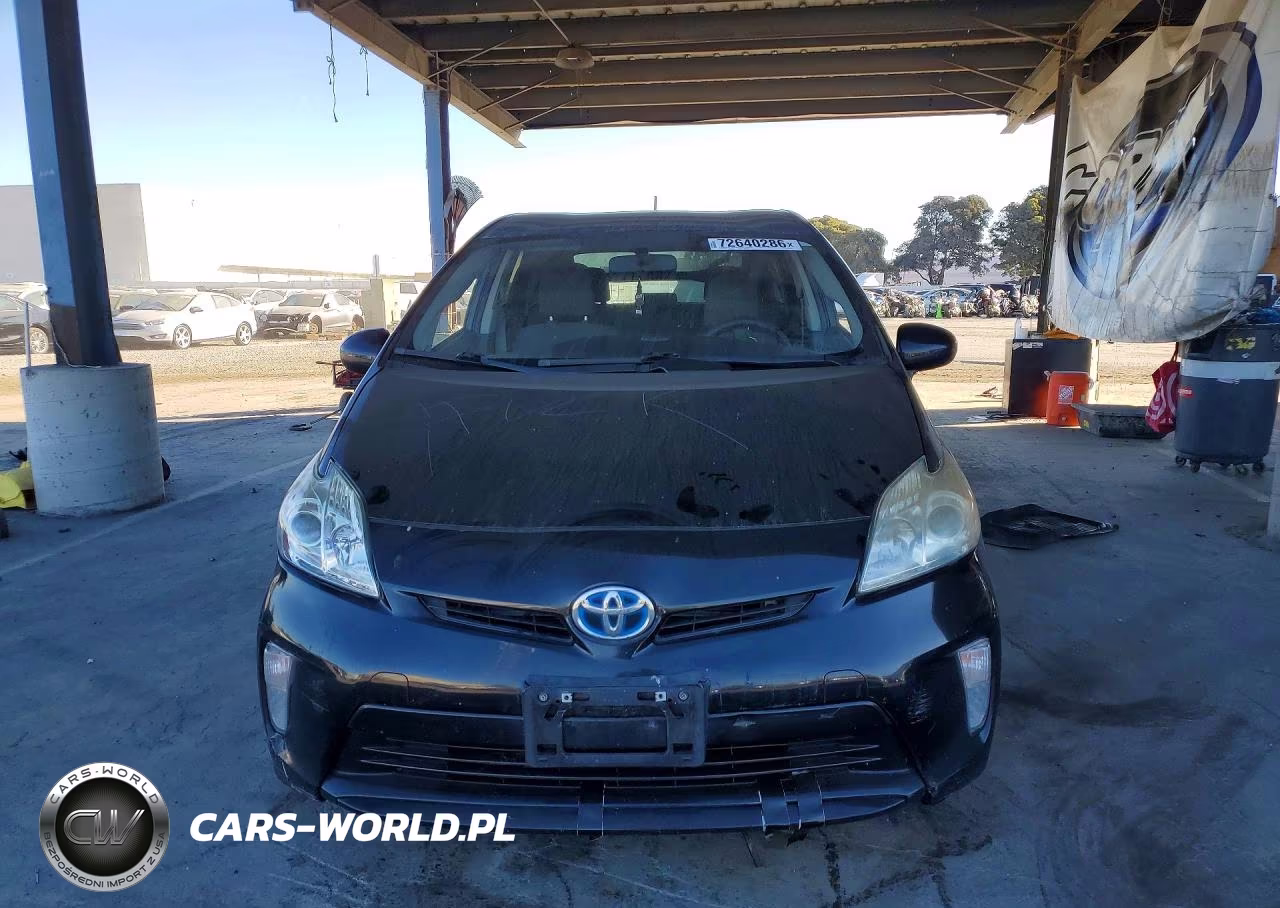 2015 Toyota Prius Two VIN:JTDKN3DU0F0467968 - 5