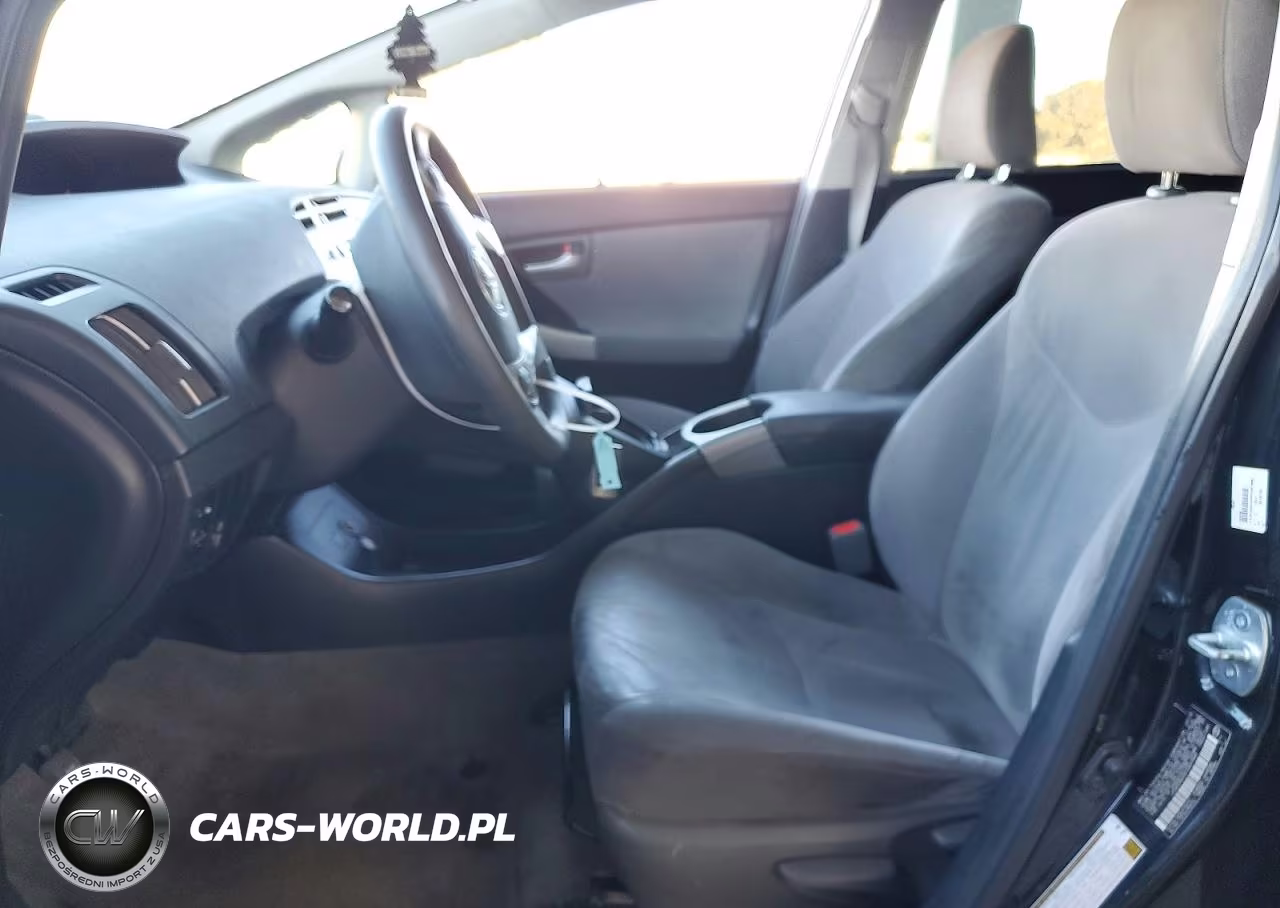 2015 Toyota Prius Two VIN:JTDKN3DU0F0467968 - 7
