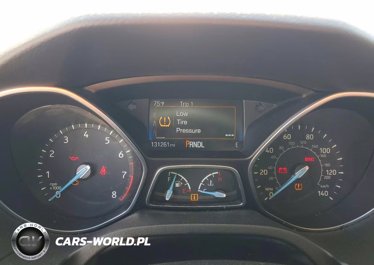 2016 Ford Focus Se VIN:1FADP3F27GL263169 - 9
