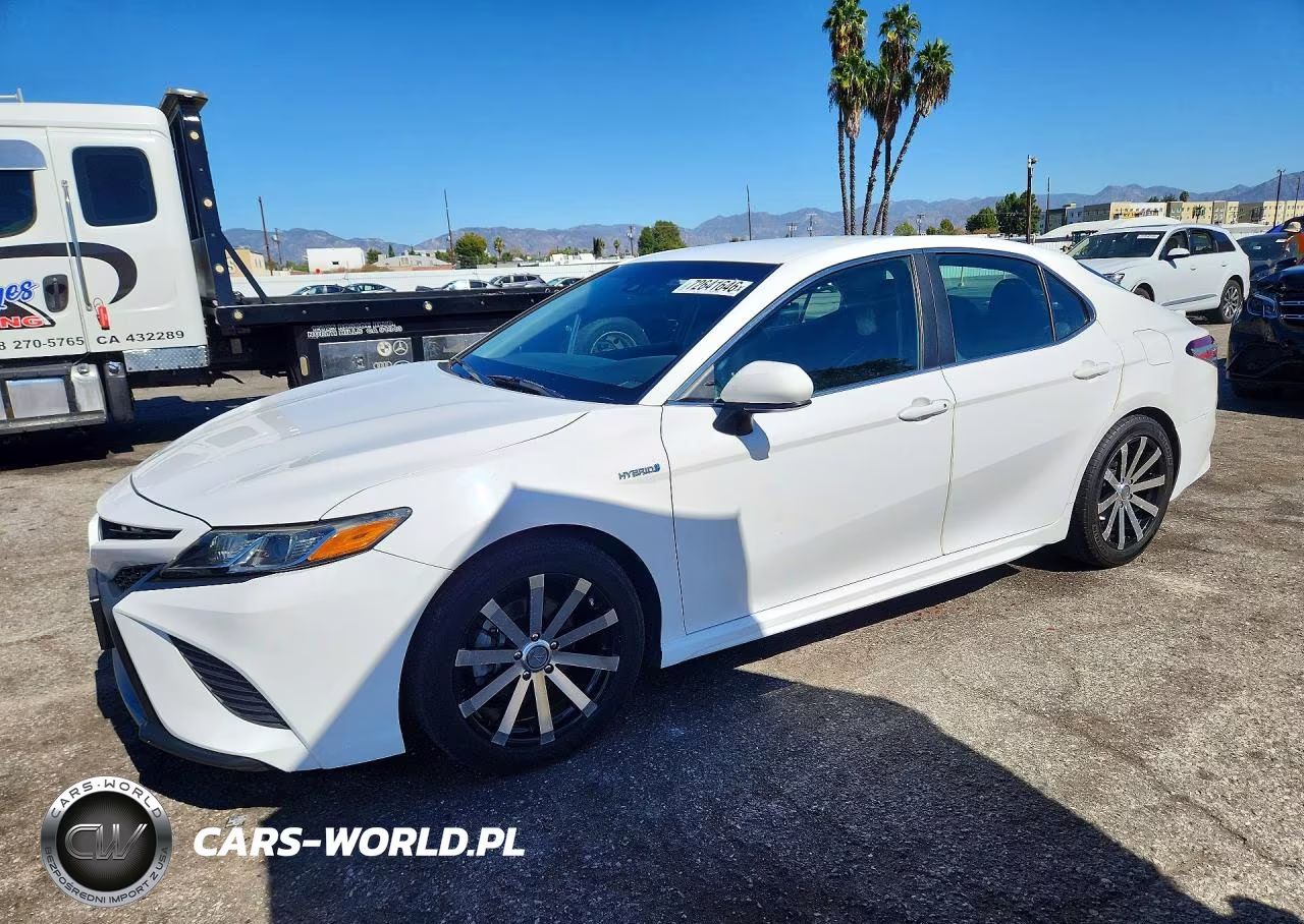 2018 Toyota Camry Hybrid Se