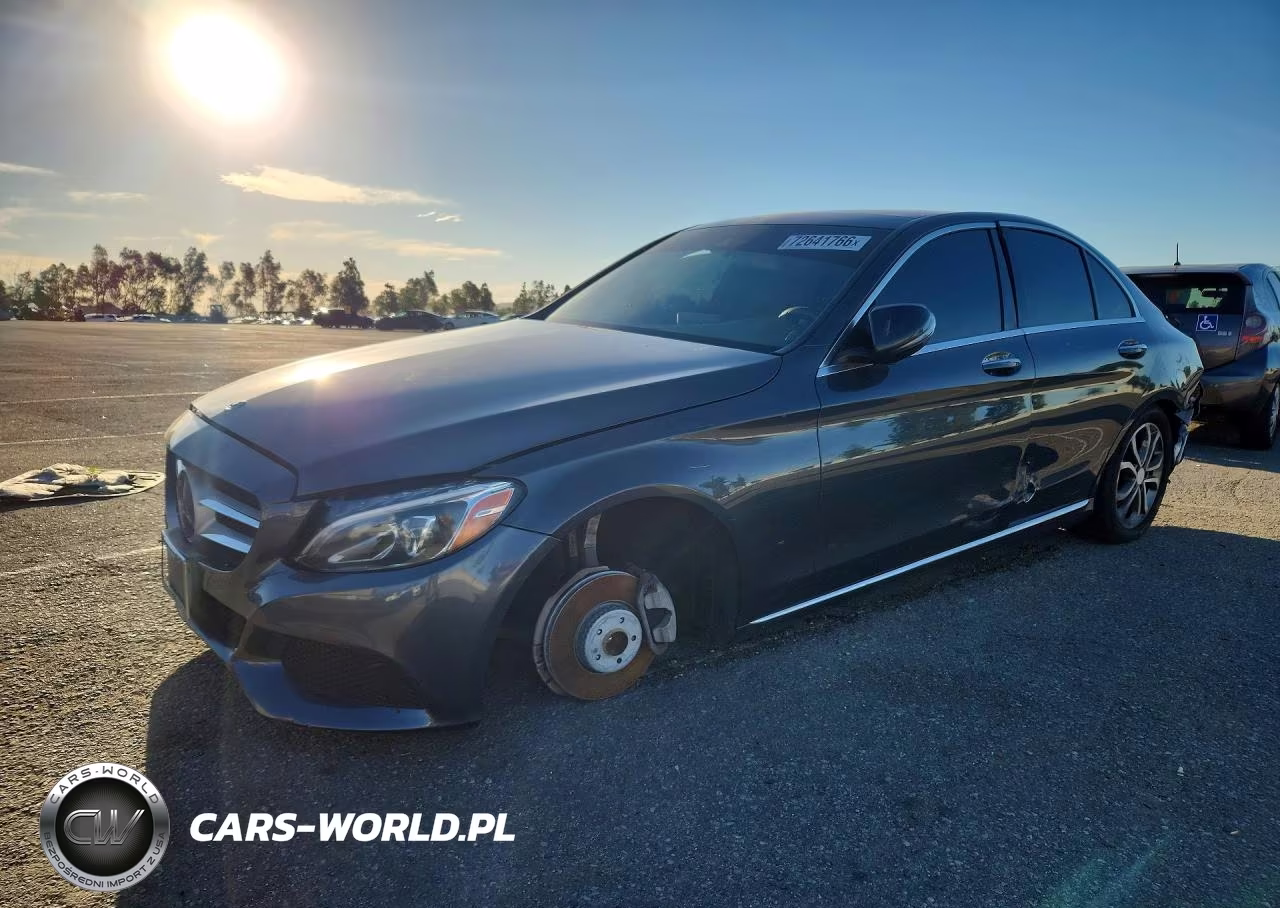 2016 Mercedes-Benz C 300 – zdjęcie 1 z 12