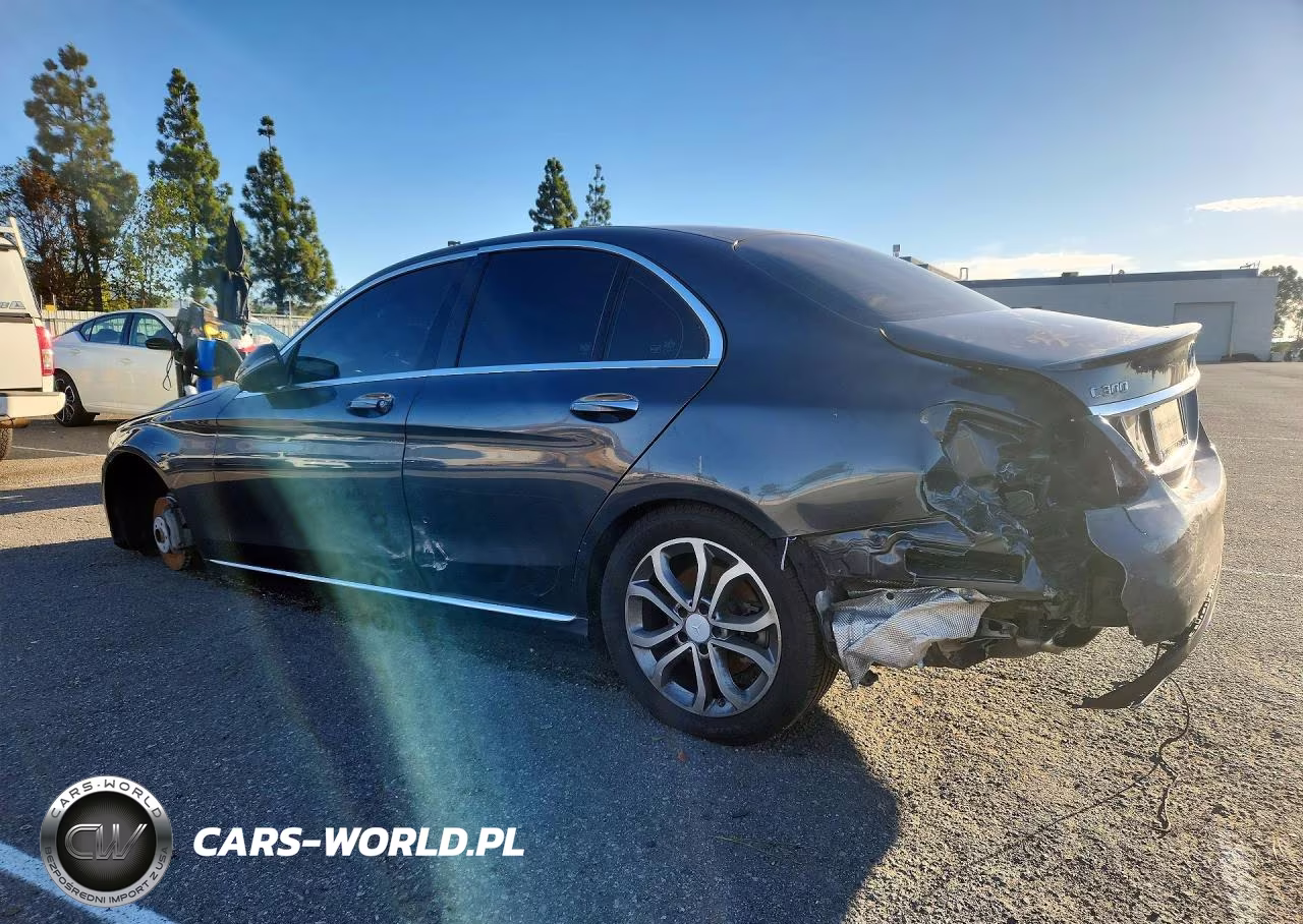 2016 Mercedes-Benz C 300 VIN:55SWF4JB4GU147335 - 2