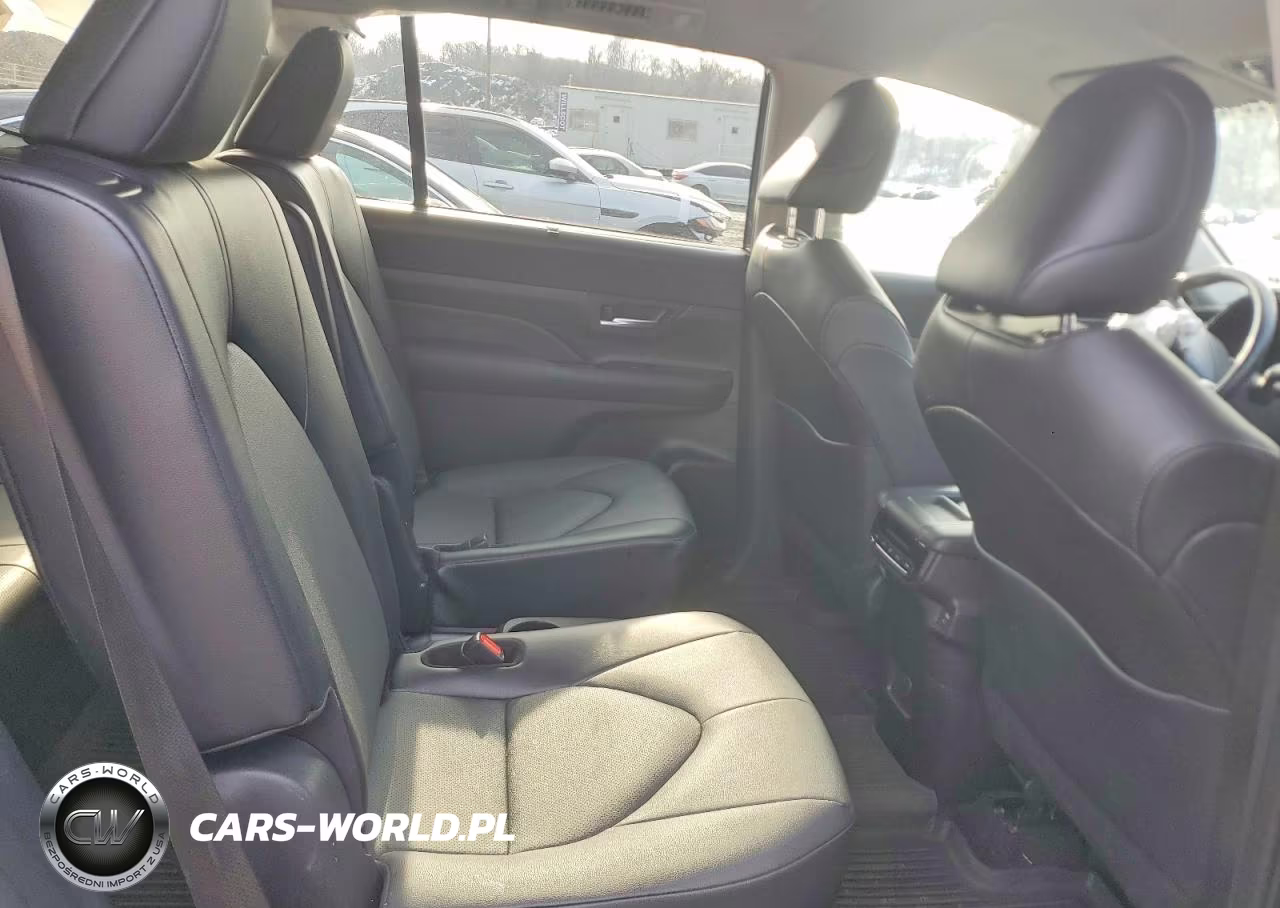 2024 Toyota Grand Highlander Xle VIN:5TDAAAB50RS014653 - 11