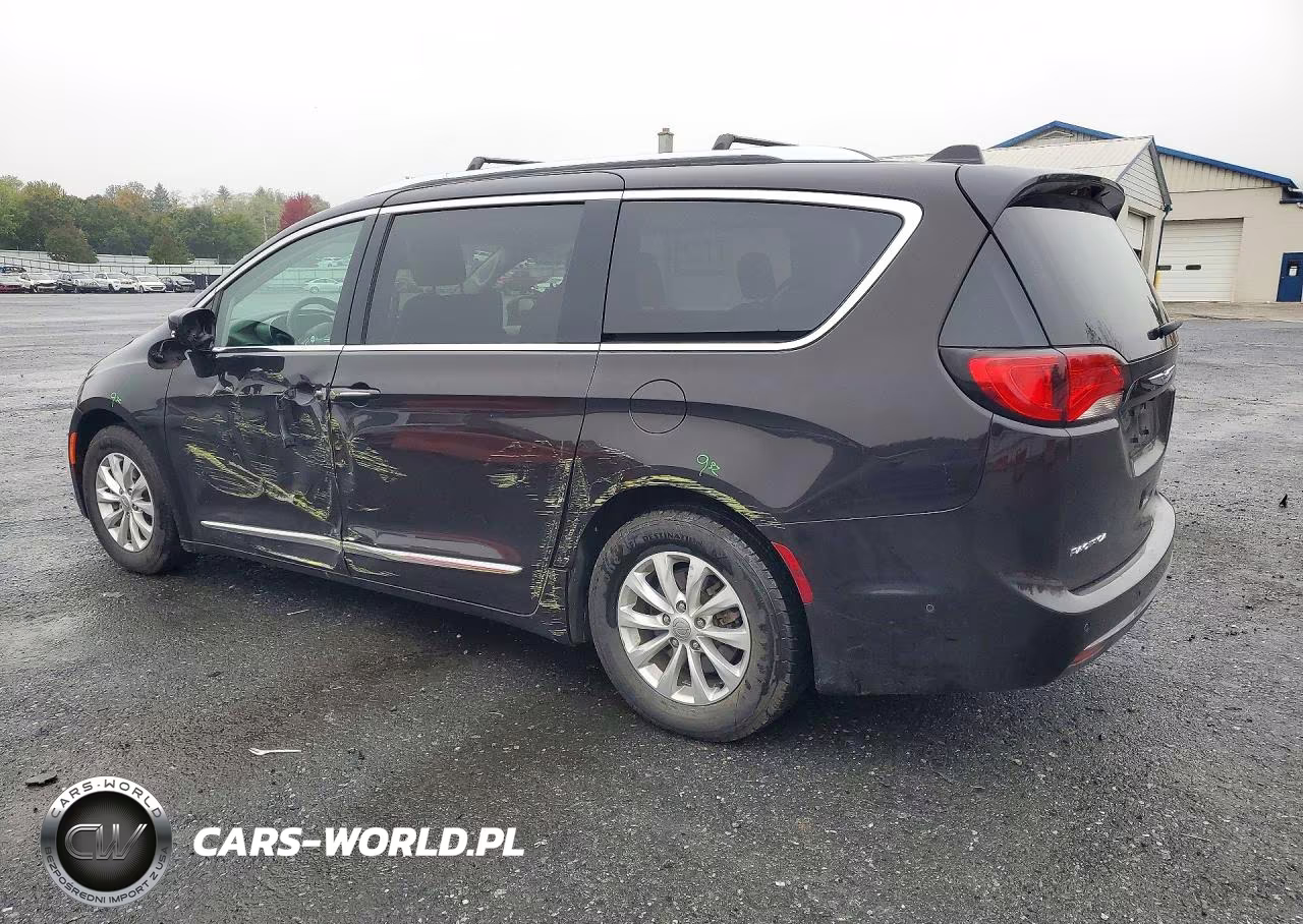 2018 Chrysler Pacifica Touring L Plus VIN:2C4RC1EG3JR131232 - 2