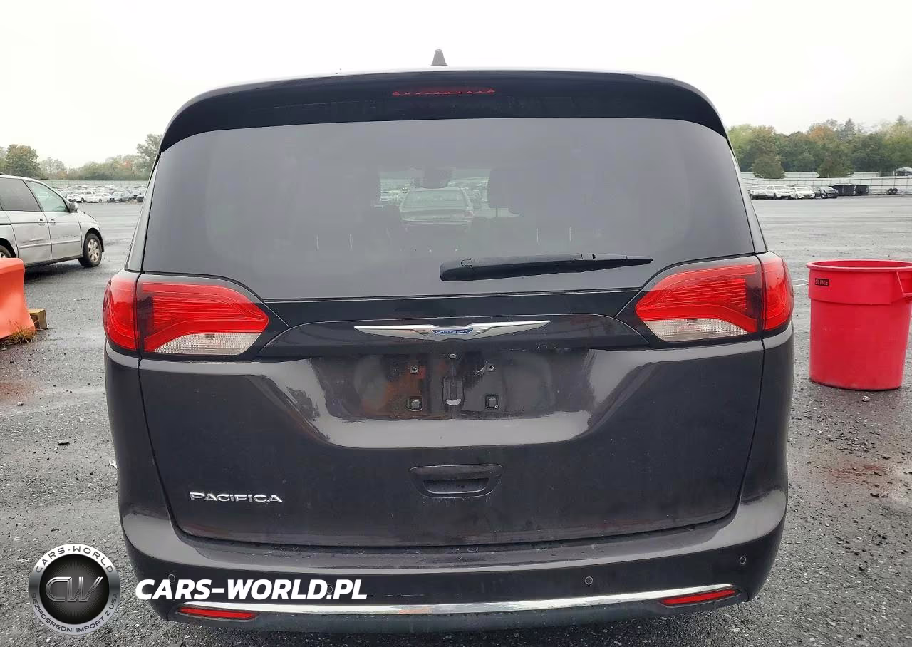 2018 Chrysler Pacifica Touring L Plus VIN:2C4RC1EG3JR131232 - 6