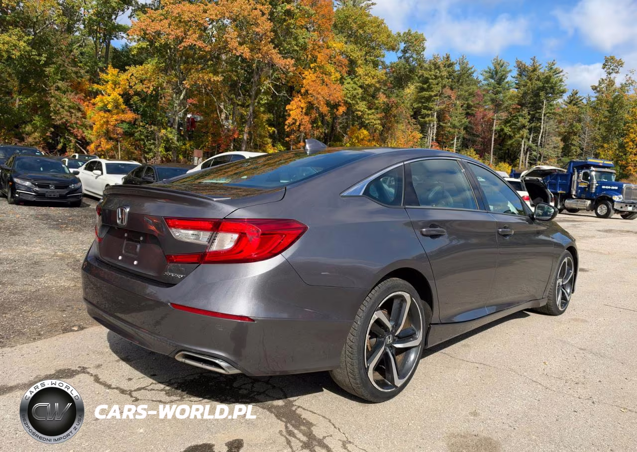 2018 Honda Accord Sport VIN:1HGCV1F3XJA096996 - 4