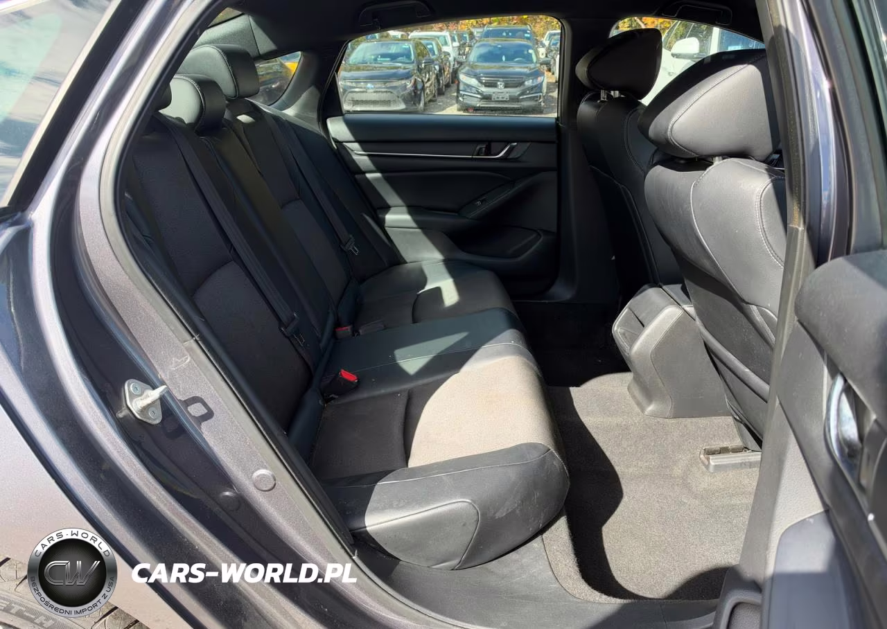 2018 Honda Accord Sport VIN:1HGCV1F3XJA096996 - 6