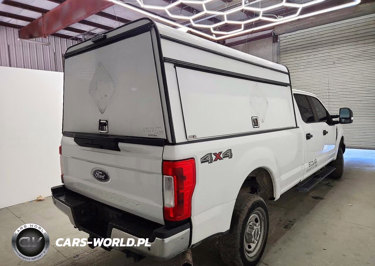 2018 Ford F250 Super Duty VIN:1FT7W2B68JEC03989 - 3