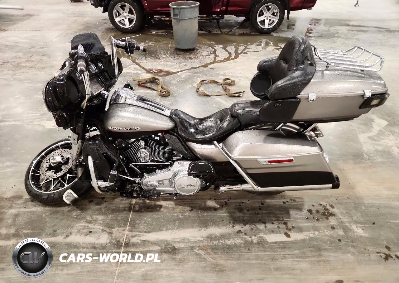 2017 Harley-Davidson Flhtk Ultra Limited VIN:1HD1KED16HB676479 - 3