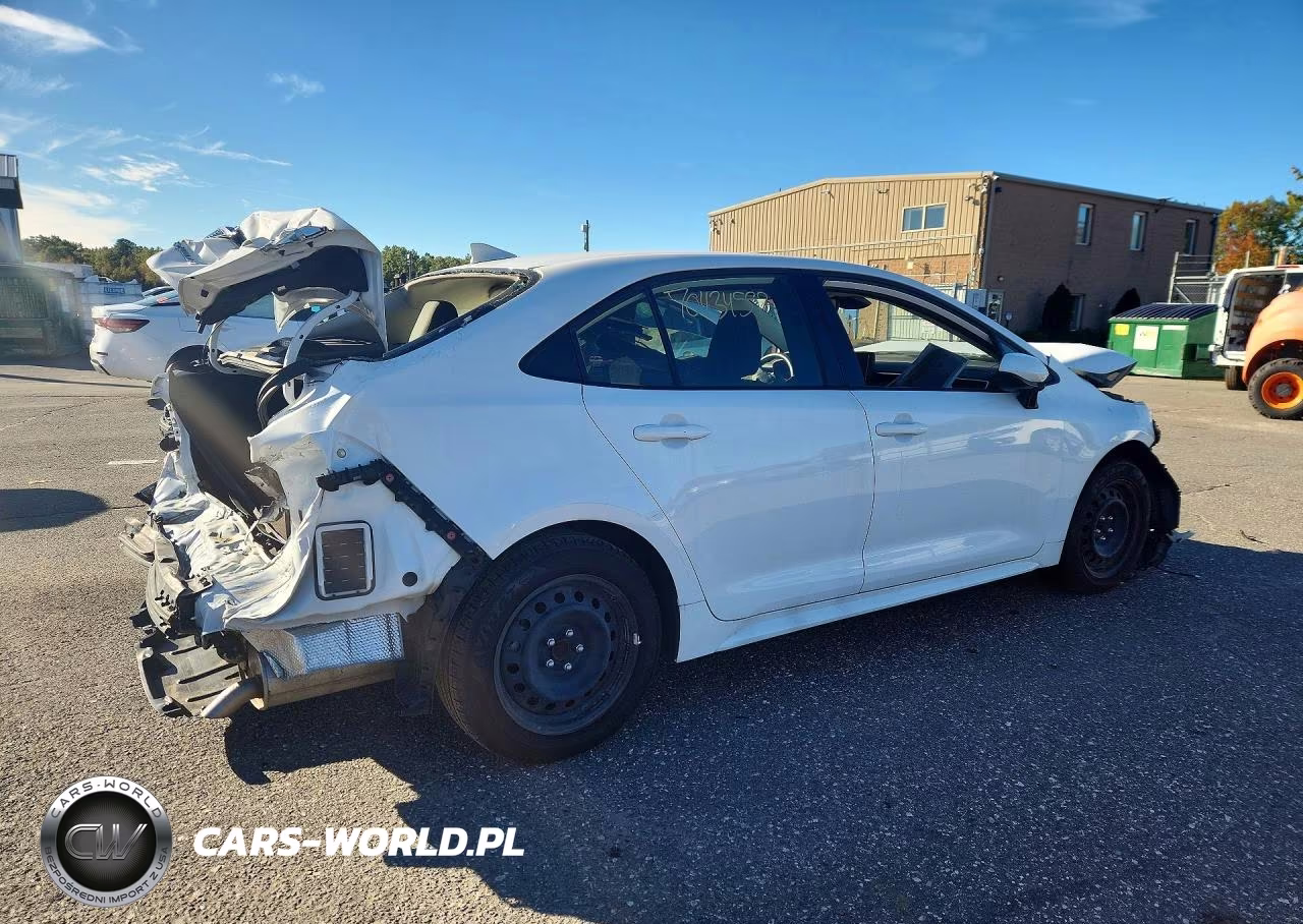 2025 Toyota Corolla Hybrid Le VIN:JTDBCMFE5SJ040579 - 3