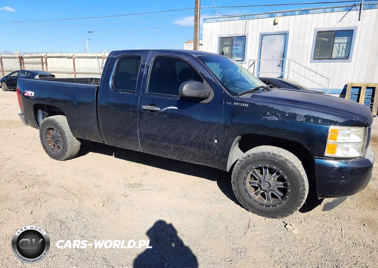 2008 Chevrolet Silverado C1500 VIN:2GCEC19JX81225444 - 4