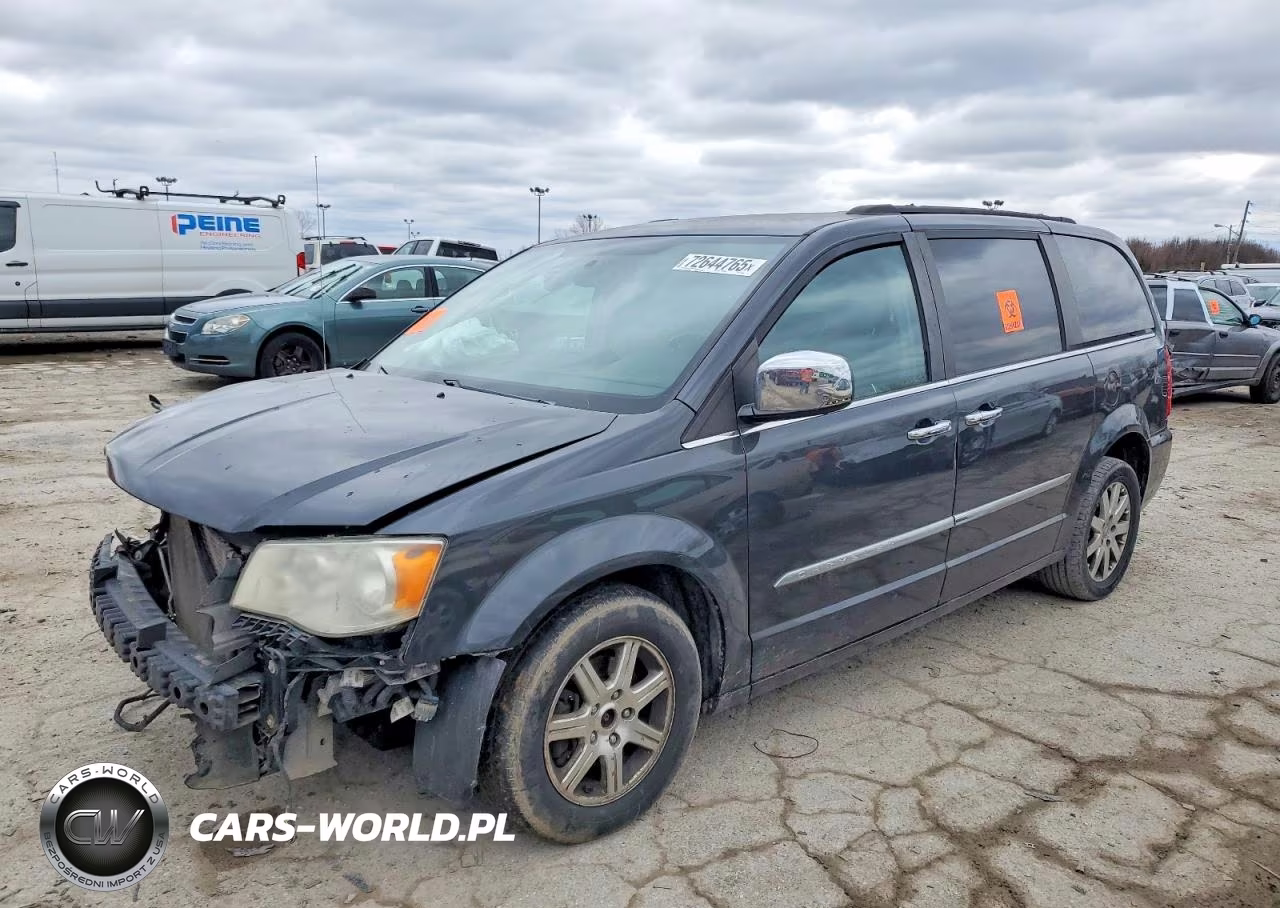 2011 Chrysler Town & Country Touring L