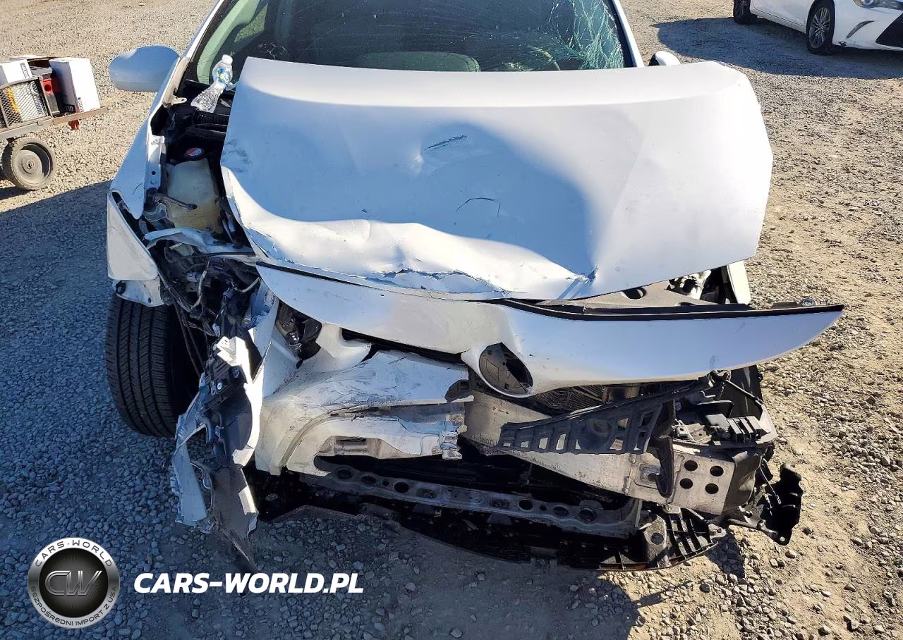 2017 Toyota Prius V Two VIN:JTDZN3EU0HJ060100 - 11