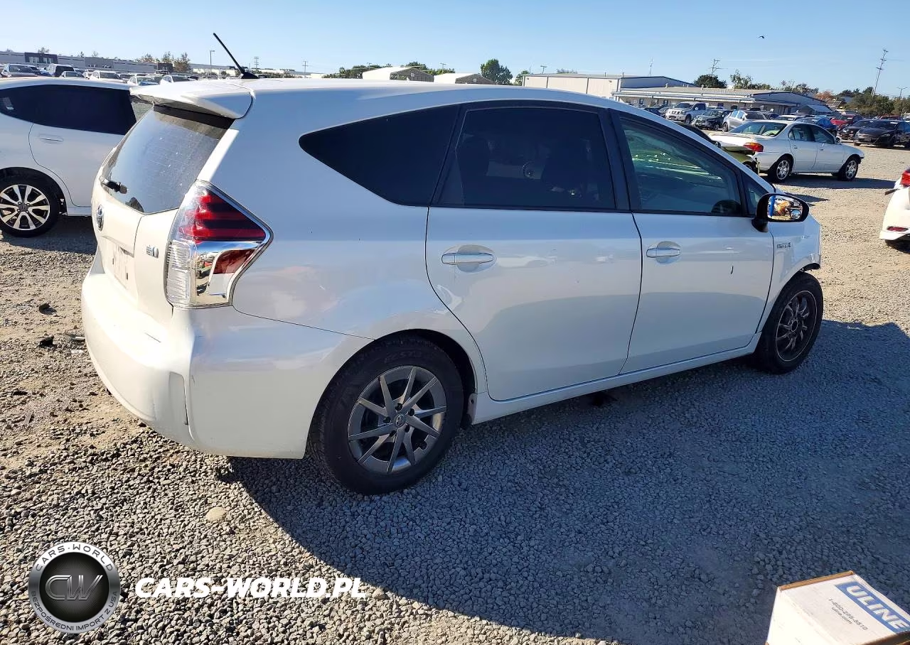 2017 Toyota Prius V Two VIN:JTDZN3EU0HJ060100 - 3