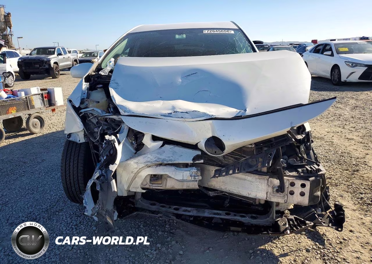 2017 Toyota Prius V Two VIN:JTDZN3EU0HJ060100 - 5