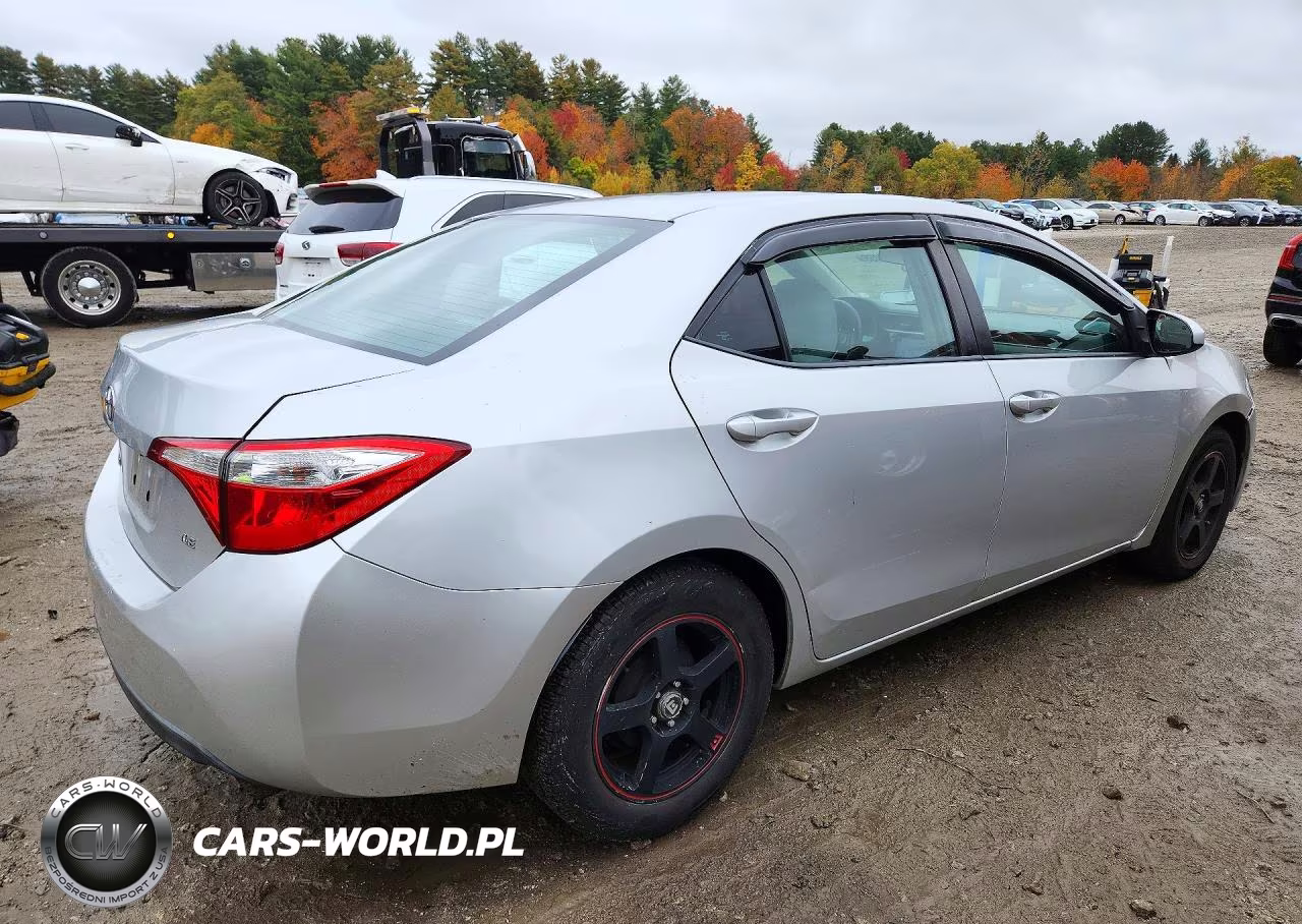 2014 Toyota Corolla Le VIN:5YFBURHE1EP076356 - 3