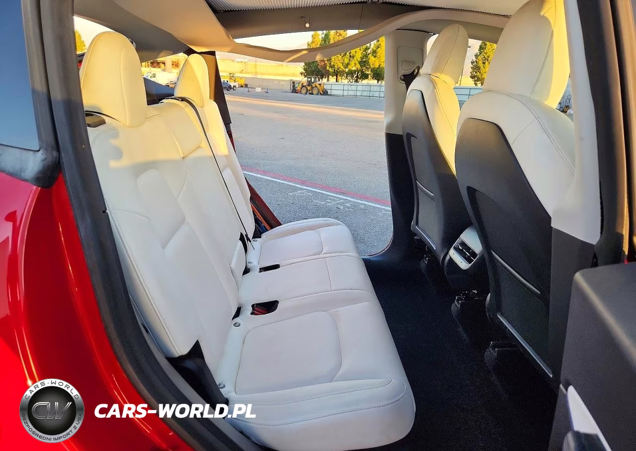 2021 Tesla Model Y VIN:5YJYGDEF9MF197115 - 10