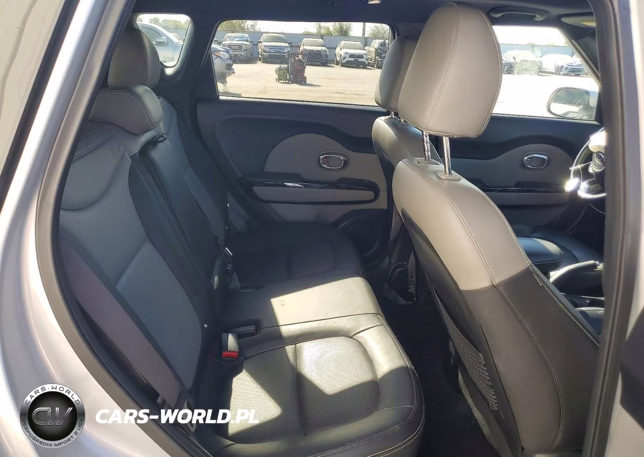 KIA SOUL + VIN:KNDJP3A55E7704026 - 10