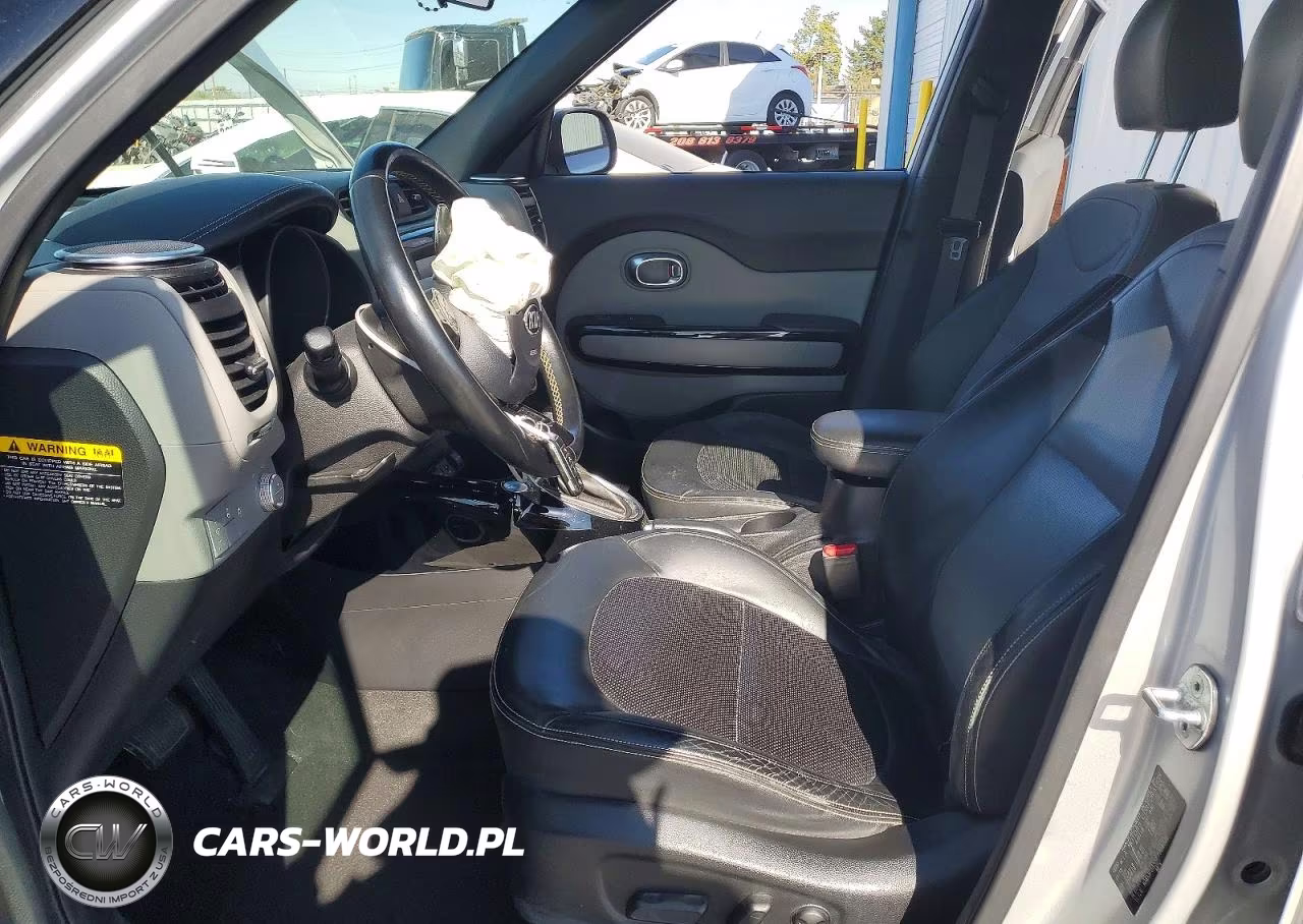 KIA SOUL + VIN:KNDJP3A55E7704026 - 7