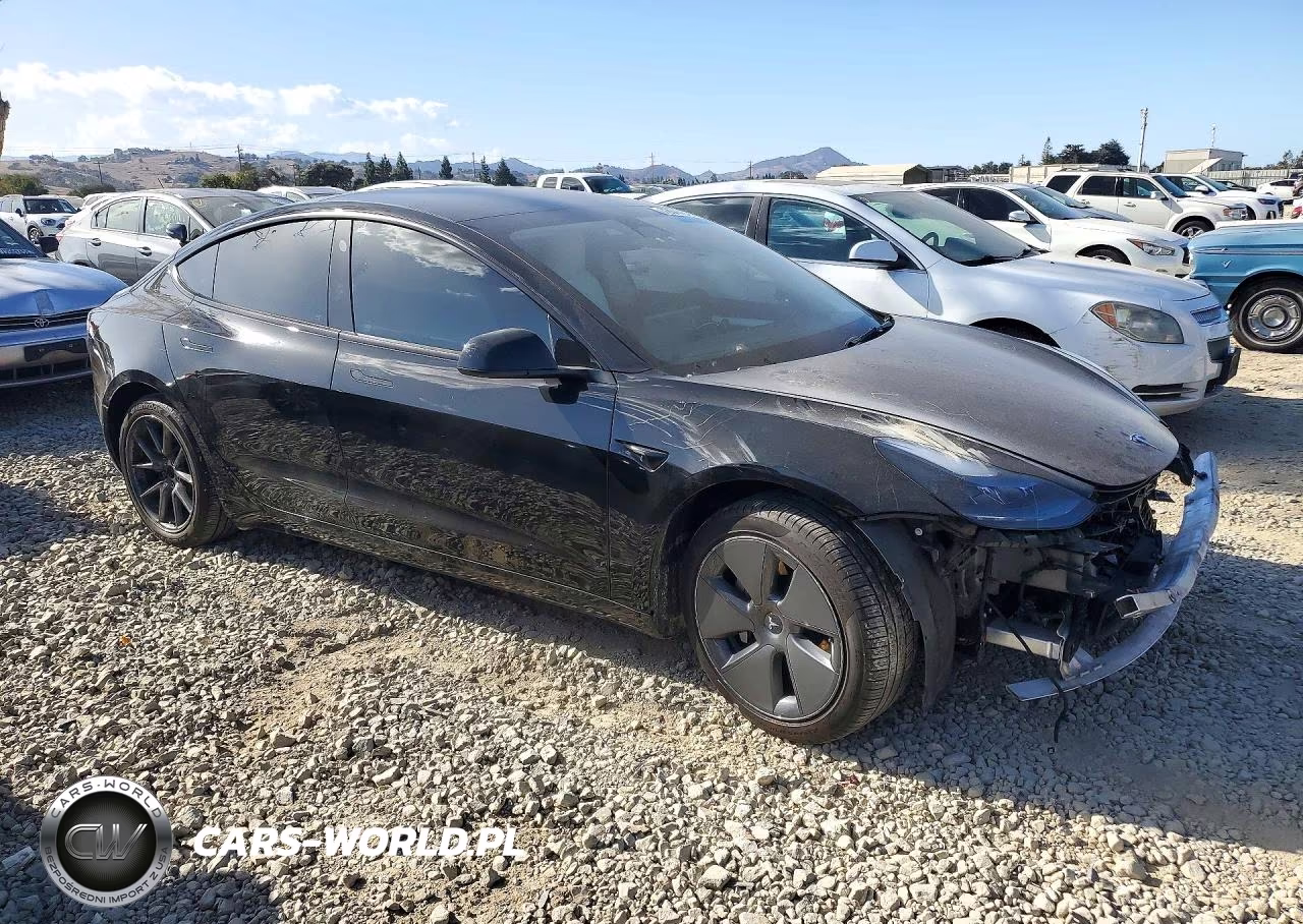 2022 Tesla Model 3 VIN:5YJ3E1EB5NF363112 - 4