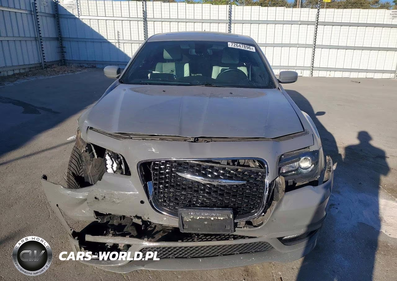 2017 Chrysler 300 S VIN:2C3CCABG2HH526811 - 5