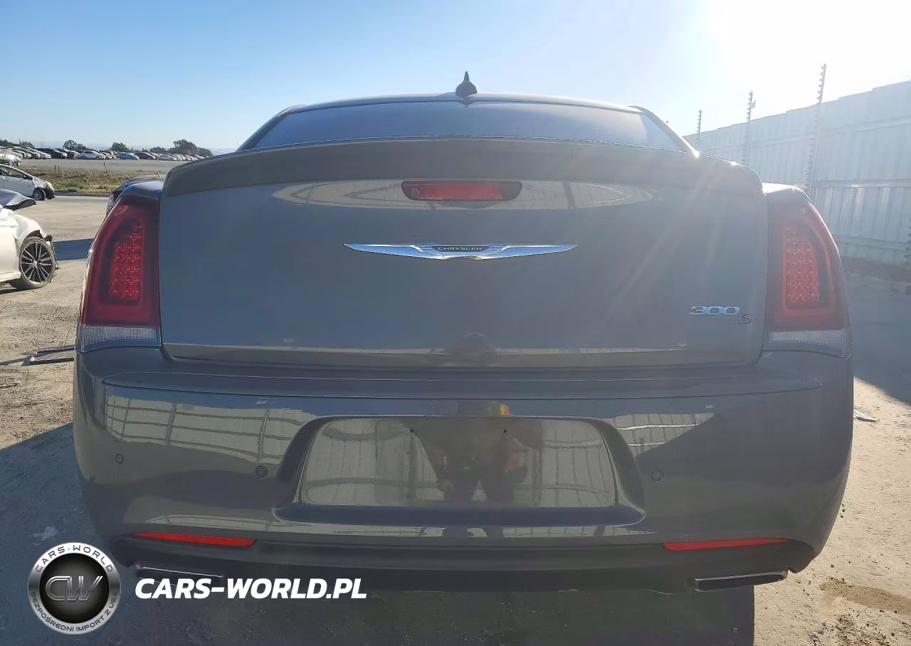 2017 Chrysler 300 S VIN:2C3CCABG2HH526811 - 6