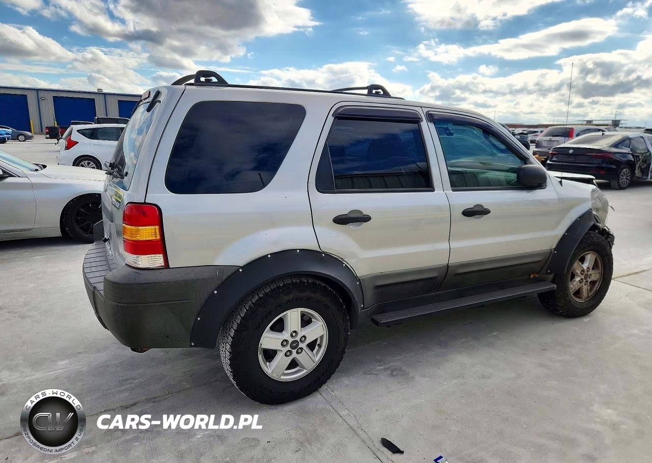 2005 Ford Escape Xls VIN:1FMYU02Z55KD99742 - 3