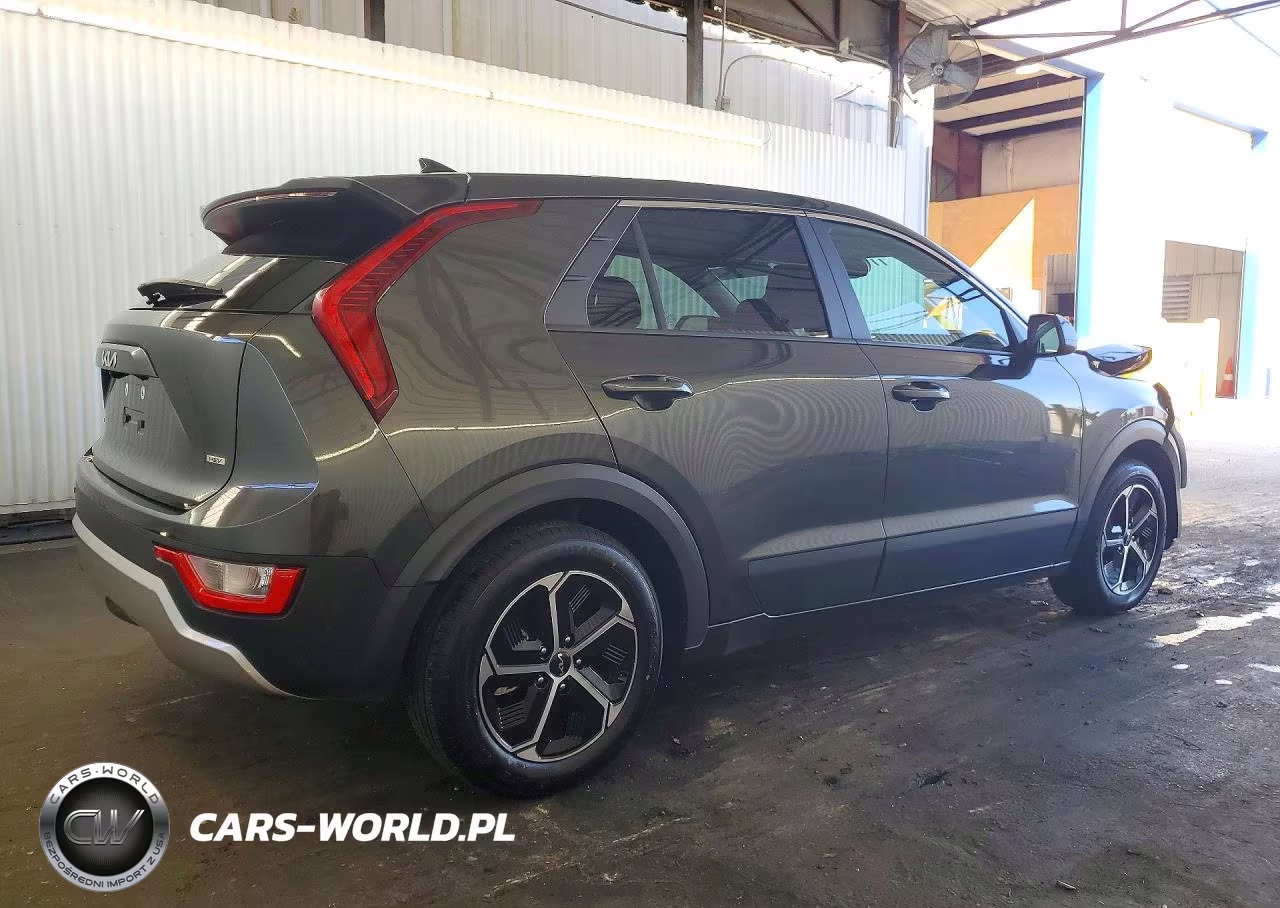 2026 Kia Niro Lx VIN:KNDCP3LE4T5325324 - 3