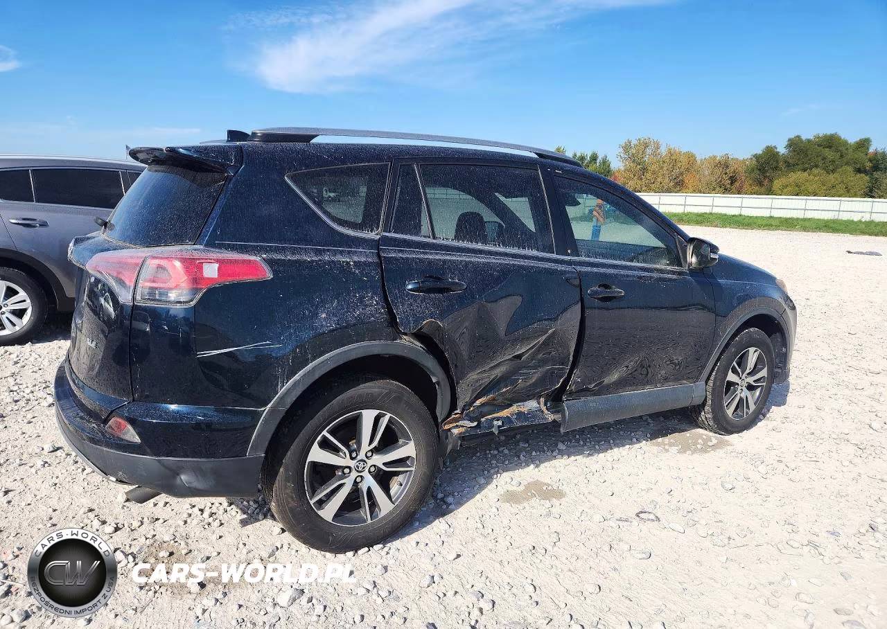 2017 Toyota Rav4 Xle VIN:JTMWFREV9HJ713924 - 3