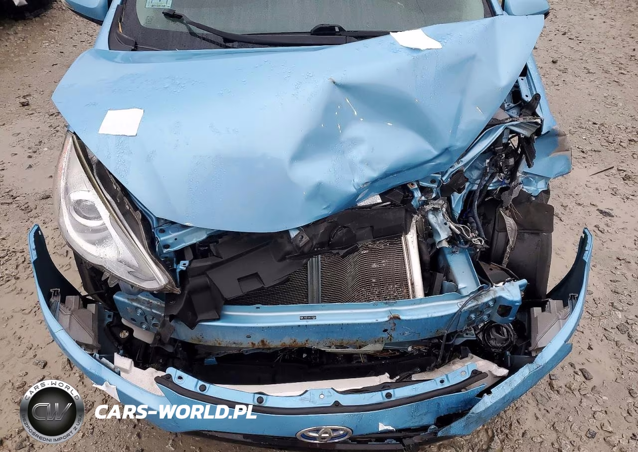 2016 Toyota Prius C Two VIN:JTDKDTB35G1133024 - 11