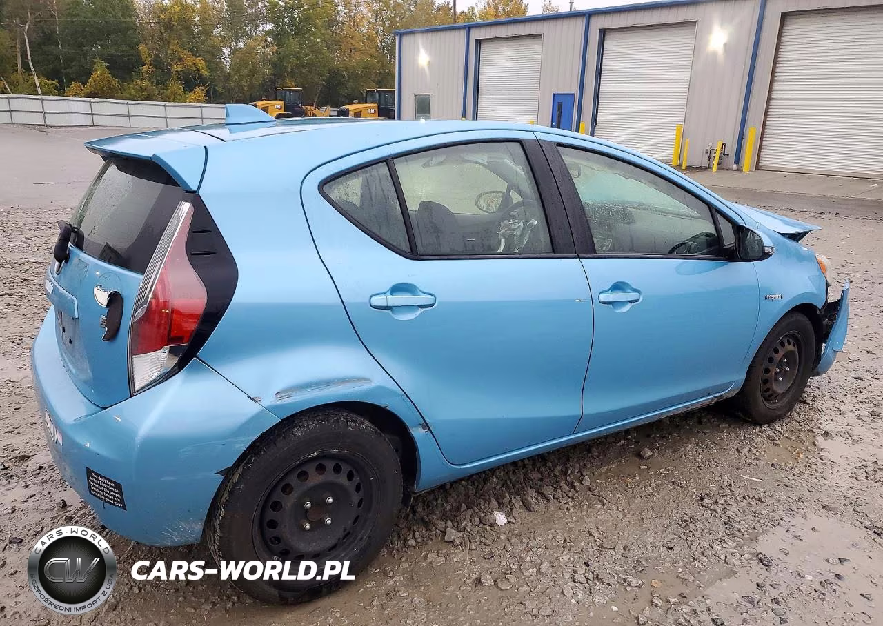 2016 Toyota Prius C Two VIN:JTDKDTB35G1133024 - 3