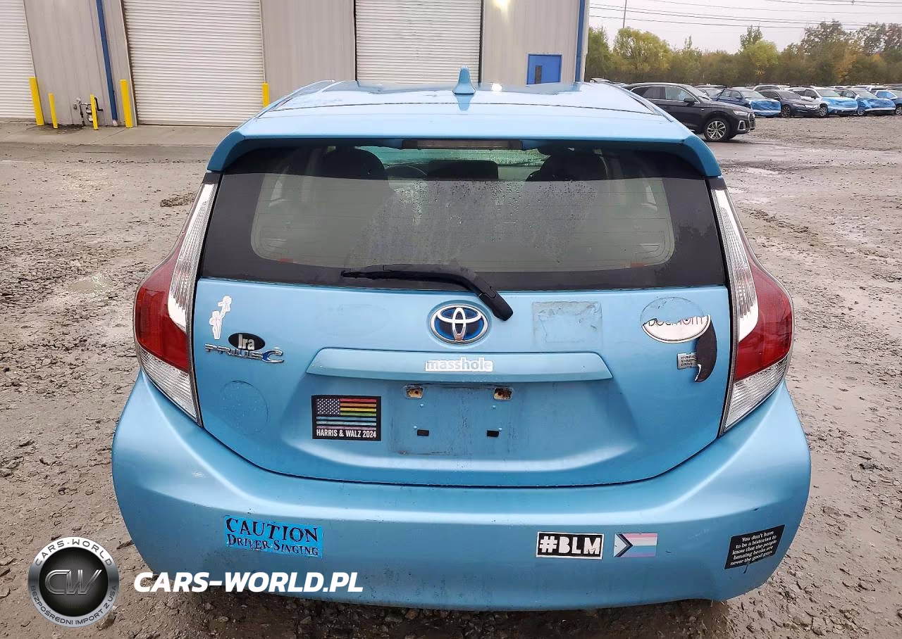 2016 Toyota Prius C Two VIN:JTDKDTB35G1133024 - 6
