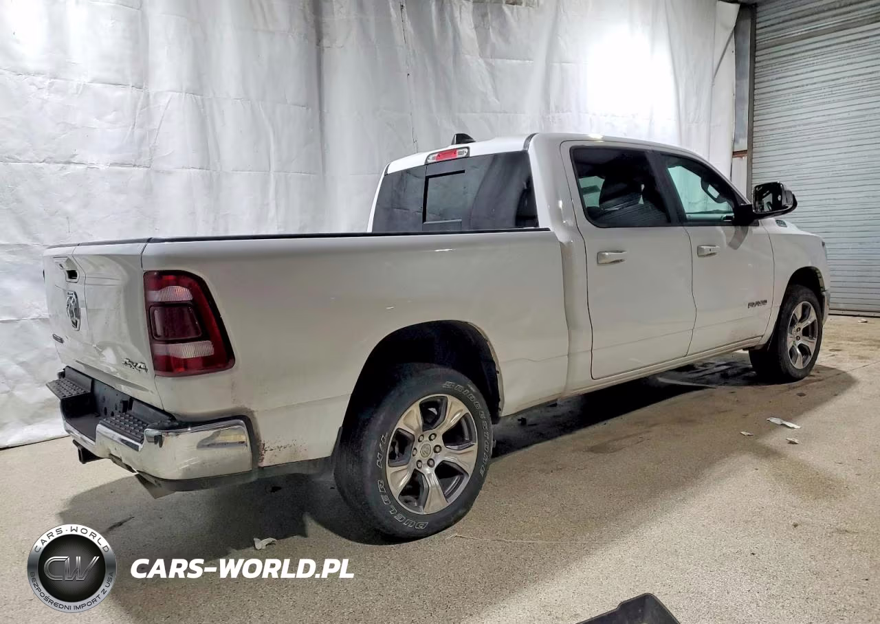 2024 Ram 1500 Laramie VIN:1C6SRFRT0RN202245 - 3