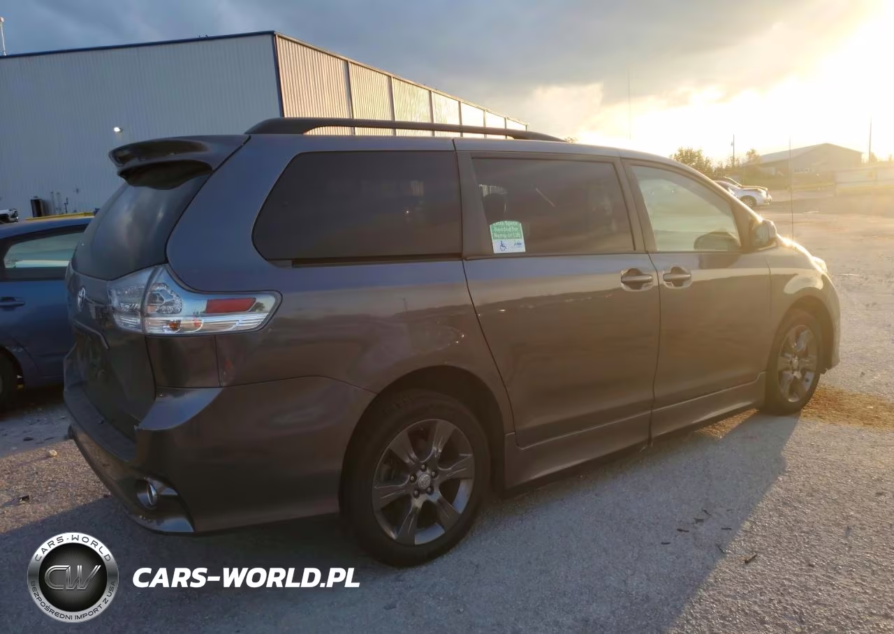 2011 Toyota Sienna Sport VIN:5TDXK3DC0BS117012 - 3
