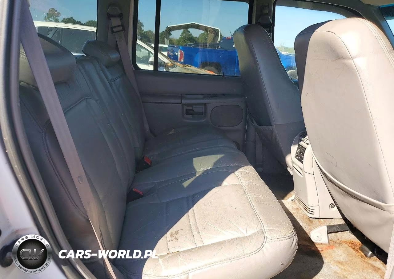 2000 Ford Explorer Xlt VIN:1FMZU63E7YZB06888 - 11