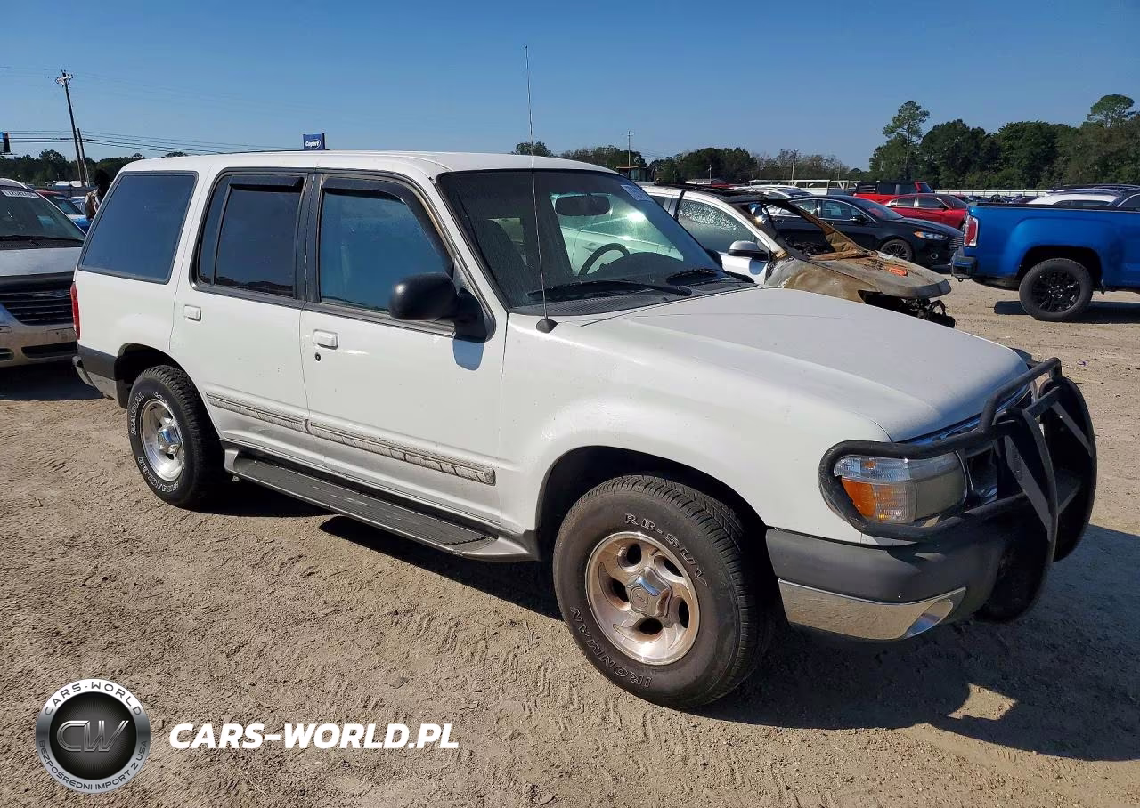 2000 Ford Explorer Xlt VIN:1FMZU63E7YZB06888 - 4