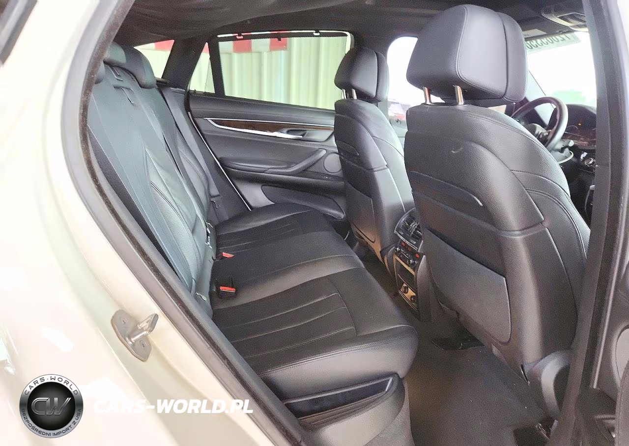 2016 BMW X6 xDrive50I VIN:5UXKU6C51G0R34300 - 11