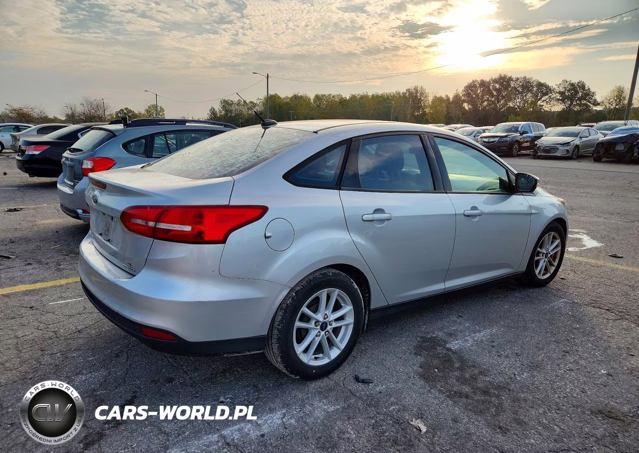 2015 Ford Focus Se VIN:1FADP3F24FL292076 - 3