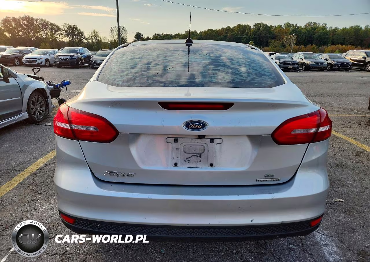 2015 Ford Focus Se VIN:1FADP3F24FL292076 - 6