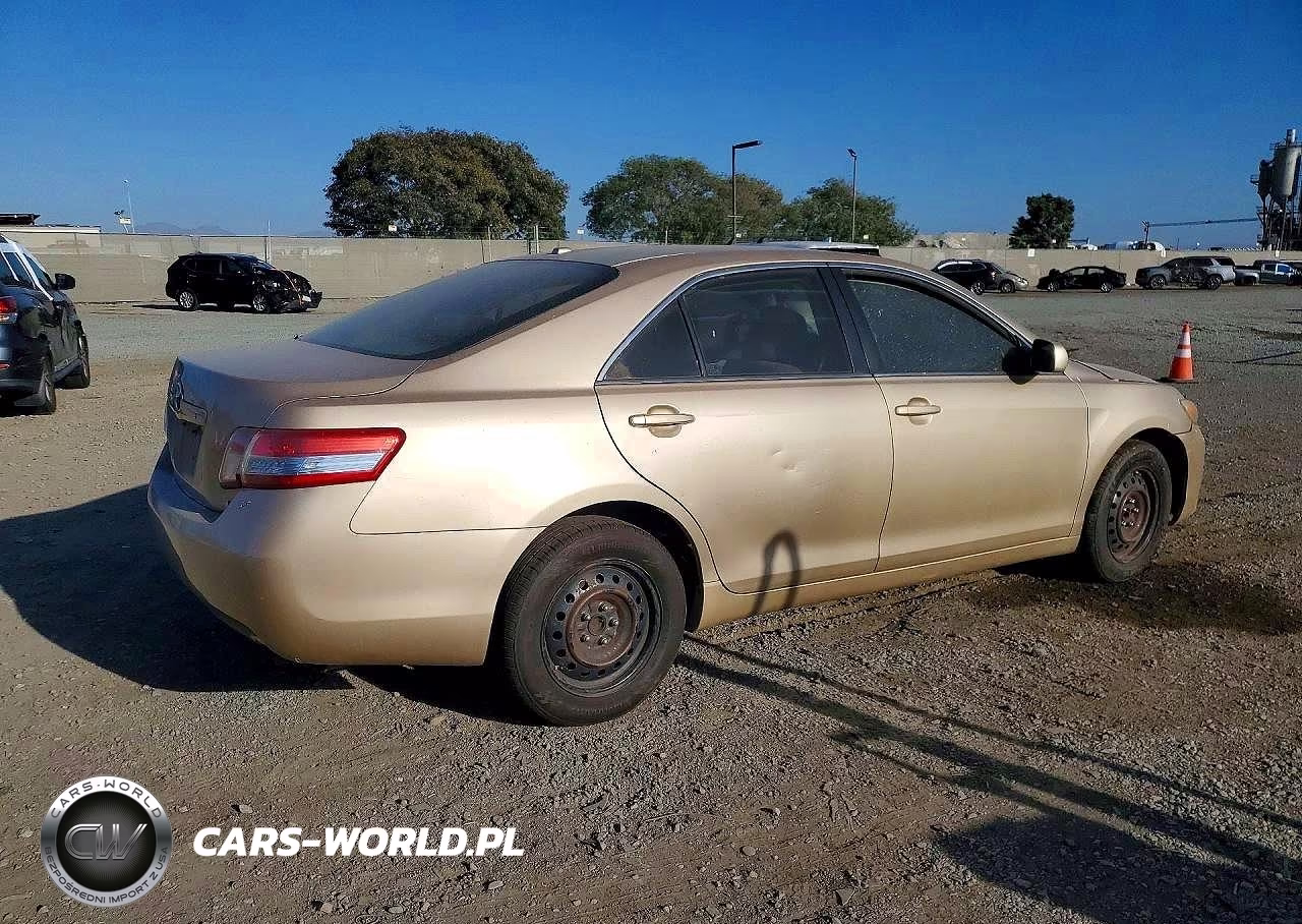 2011 Toyota Camry Le VIN:4T1BF3EK8BU132031 - 3