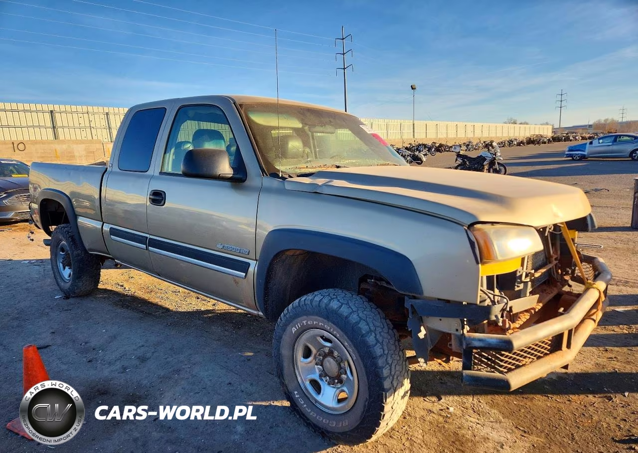 2005 Chevrolet Silverado K2500 Heavy Duty VIN:1GCHK29U15E255104 - 4