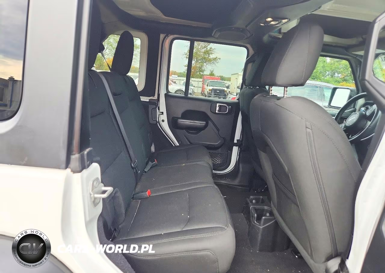 2020 Jeep Wrangler Unlimited Sport VIN:1C4HJXDN7LW204164 - 11